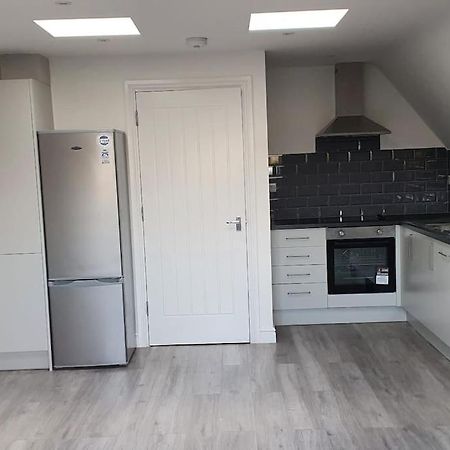 Orchid Lodge - Two Bed Generous Flat - Parking, Netflix, Wifi - Close To Blenheim Palace & Oxford - F4 Kidlington Eksteriør bilde
